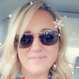 Meet your Posher, Alicia